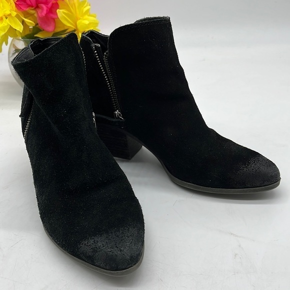Frye Black Distressed Suede Ankle Bootie Waterproof Toe Tips Size 7M. BAB3632A - Picture 1 of 8